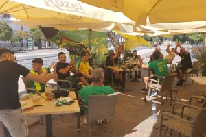(ΦΩΤΟΣ/ΒΙΝΤΕΟ) Ξεκίνησε το Pre Game Party για τους ΑΕΚτζήδες! 