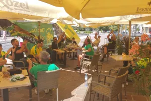 (ΦΩΤΟΣ/ΒΙΝΤΕΟ) Ξεκίνησε το Pre Game Party για τους ΑΕΚτζήδες! 