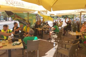 (ΦΩΤΟΣ/ΒΙΝΤΕΟ) Ξεκίνησε το Pre Game Party για τους ΑΕΚτζήδες! 