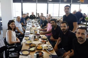 Απόλλων/Γεύμα στους δημοσιογράφους (Φώτος)
