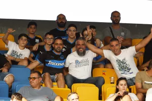 Oι οπαδοί του Απόλλωνα σε Δυτική και Ανατολική (φωτορεπορτάζ)