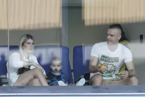 Ο "Γιοβα" μαζί με την σύζυγο και τον μικρό του!
