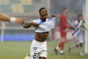 Oρεξάτος... Va, έστειλε μήνυμα στον Καταλά!