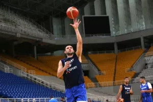 Παπανικολάου: «Σκληρή δουλειά και ταπεινότητα»