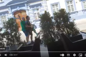Τρέλα: ΑΕΚτζήδες στο σκούτερ!! 