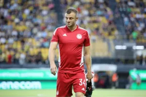 «Κρεμάει τα παπούτσια του» και αναλαμβάνει γενικός αρχηγός ο Αβραάμ Παπαδόπουλος
