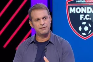 Νικολαΐδης: «Μου αρέσει να βλέπω τον Αραούχο με το περιβραχιόνιο, είναι ηγέτης»
