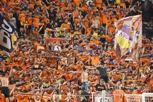 "Καλή Παναγιά στους απανταχού Έλληνες"