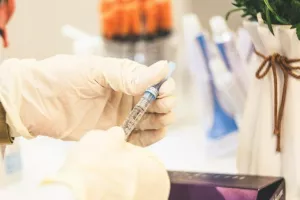 Ευλογιά πιθήκων: «Επιδεινώνεται η κατάσταση του 40χρονου»