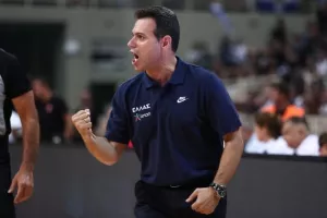 Εθνική: Η «μάχη» με τον χρόνο και τις απουσίες