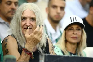 Καρβέλας και Βίσση στις εξέδρες!