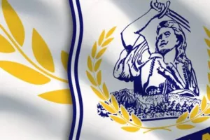 Έριξε φιλική... τριάρα στους νέους!