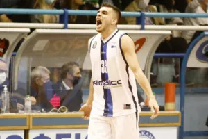 Υπογράφει στην ΑΕΚ ο Παπαδάκης
