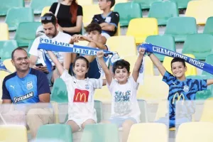 (Φωτορεπορτάζ) Ο κόσμος στην "ΑΡΕΝΑ"
