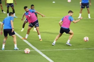 Η προπόνηση του Απόλλωνα στο "Γ. Καραϊσκάκης" (Φώτος/Βίντεο)