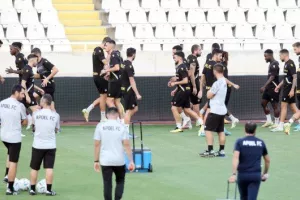 ΑΠΟΕΛ/ Η τελευταία προπόνηση... πριν την Τζουργκάρντεν (Φώτος & Βίντεο)