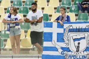 (Φωτορεπορτάζ) Ο κόσμος στην "ΑΡΕΝΑ"