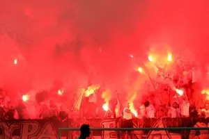 (Φωτορεπορτάζ) Ο κόσμος στην "ΑΡΕΝΑ"