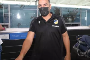 "Πέταξε" για Καζακστάν το ΑΠΟΕΛ - Μαζί... το kerkida.net (βίντεο/φώτος)