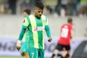 Λέδες: "Ψηλά το κεφάλι"