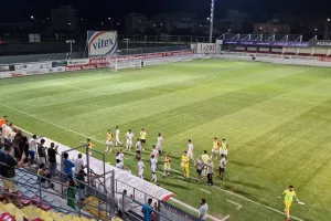 Η βραδιά έκλεισε με "ζεστό" χειροκρότημα (βίντεο)