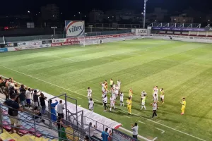 Η βραδιά έκλεισε με "ζεστό" χειροκρότημα (βίντεο)