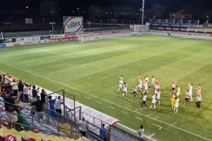 Η βραδιά έκλεισε με "ζεστό" χειροκρότημα (βίντεο)