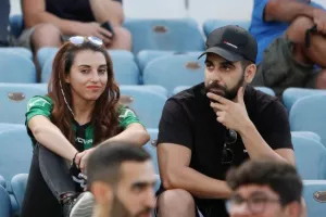 Προβληματισμένη... η Αλεξία