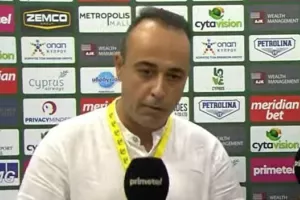 "Έγινε αναίτια επίθεση, καλώ τη Σαλαμίνα να ανακαλέσει"