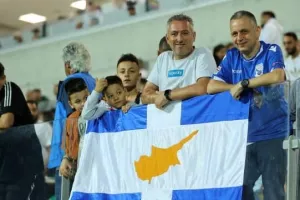 ΑΠΟΕΛ... Κύπρος και Ελλάδα!