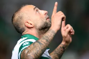Δηλώσεις Παπουλή: "Να είμαστε σοβαροί, να πανηγυρίσουμε τον τίτλο"
