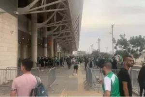 Βάζουν συσκευή (μαγνήτη) για ανίχνευση πυροτεχνημάτων στα γήπεδα!
