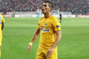 Σαν σήμερα: "Διπλό" του ΑΠΟΕΛ μέσα στο Καραϊσκάκης (βίντεο/φώτος)