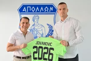 "Kτύπημα" Γιοβάνοβιτς στα Ελληνικά: "Για πάντα στο λιμάνι"