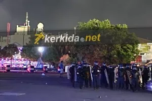Επεισόδια έξω από το "Α.Παπαδόπουλος" (φώτος)