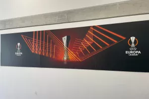 "Ντύθηκε" στα Ευρωπαϊκά η ΑΡΕΝΑ (βίντεο)