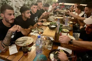 ΑΕΛ/ Δείπνο... ενότητας (Φώτος)