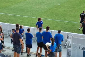 Ουάρντα: Πήρε αγκαλιά κοριτσάκι στην Ανατολική (φώτος)