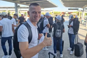 Η άφιξη του Απόλλωνα στο αεροδρόμιο Λάρνακας (φώτος/βίντεο)