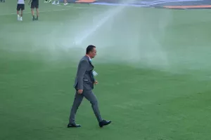 Ο κομψότατος Όλτρα έλεγξε... την εστία (φώτος)