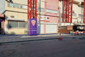 Ταμεία... ανοικτά για Καρμιώτισσα