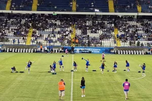 (ΒΙΝΤΕΟ/ΦΩΤΟΣ) Ο Φοίνιξ και οι cheerleaders!