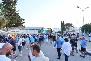Ο... ενθουσιασμός και η πίστη ίσως φέρουν και ρεκόρ προσέλευσης! 