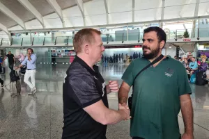 Ομονοιάτης με Λένον… 