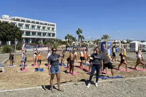 UNIC: Το απόλαυσαν με Beach Volley,  Zumba, Yoga (βίντεος/φώτος)