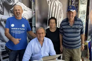 Ο Πλατινί... στον Πλατινί (φώτος)