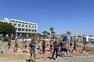 UNIC: Το απόλαυσαν με Beach Volley,  Zumba, Yoga (βίντεος/φώτος)