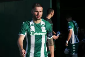 Σένκεφελντ: «Αξίζουν να παίζουν τα άλλα παιδιά βασικοί»