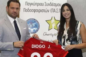 Δημοσιογραφική διάσκεψη με... εκπλήξεις και Jota