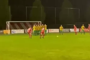 (ΒΙΝΤΕΟ) Ο Άλεξ σκοράρει ακόμη με... φάουλ!